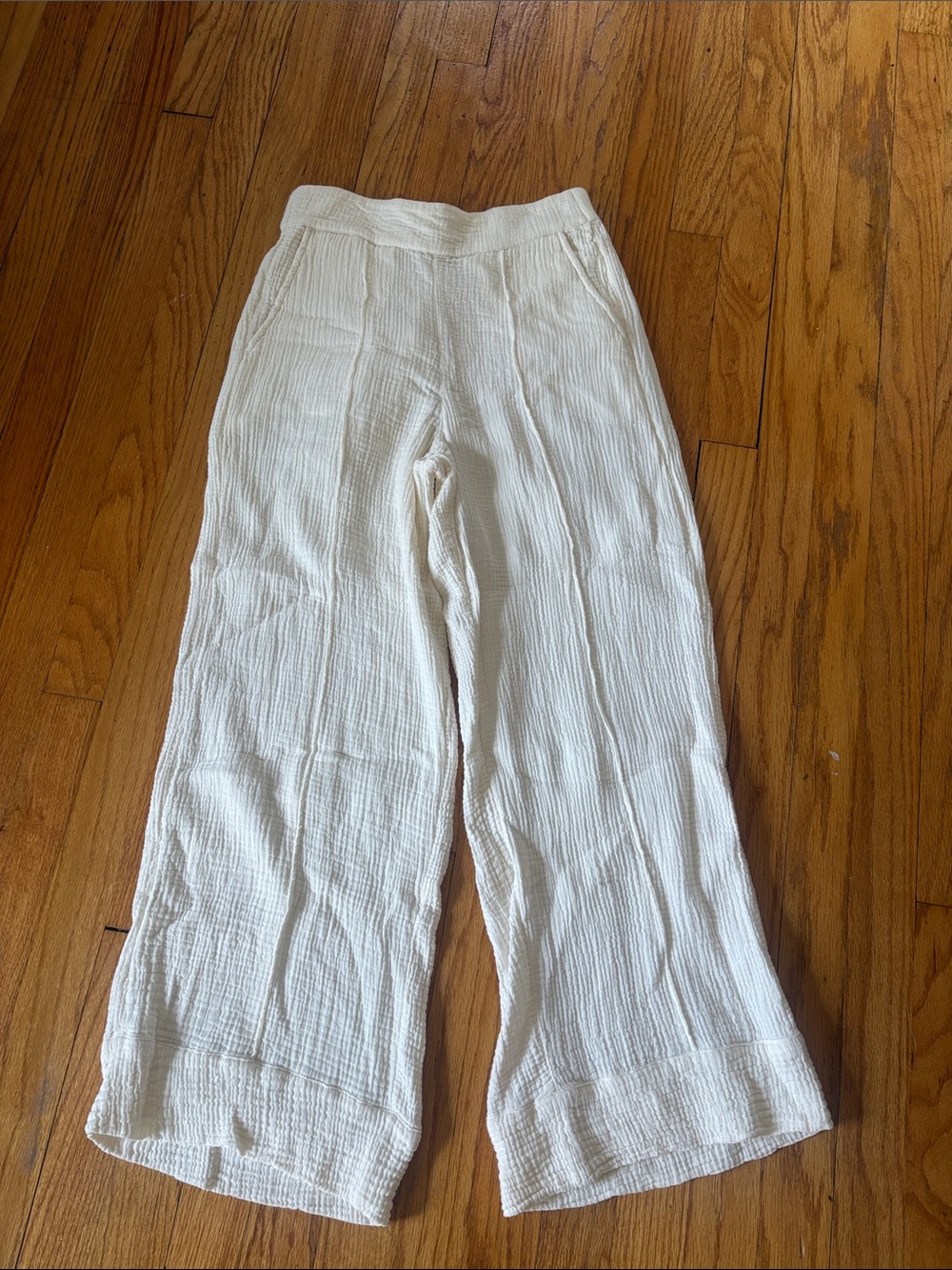 Upwest like new Cream Gauze Cotton pull-on Wide-Leg Pants fits like a small